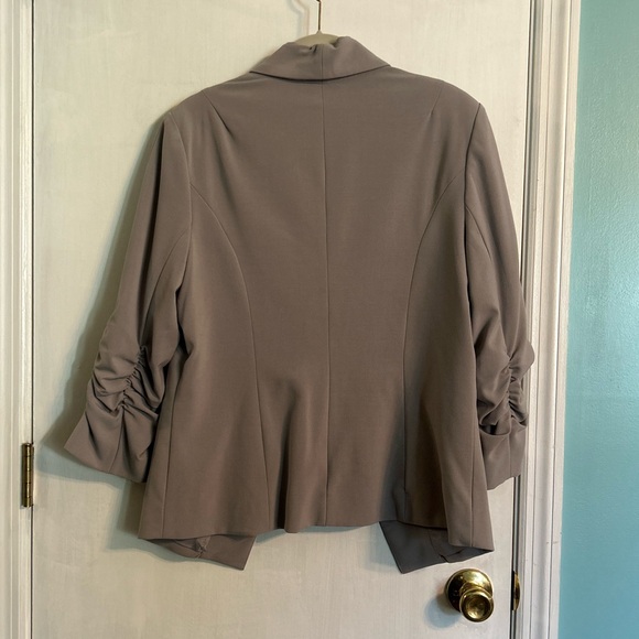 New Directions Women’s Grey 3/4 Sleeves Blazer, Size L - Picture 2 of 6
